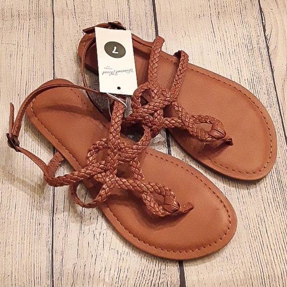 Universal Thread Shoes - NWT UNIVERSAL THREAD Braided Sandal